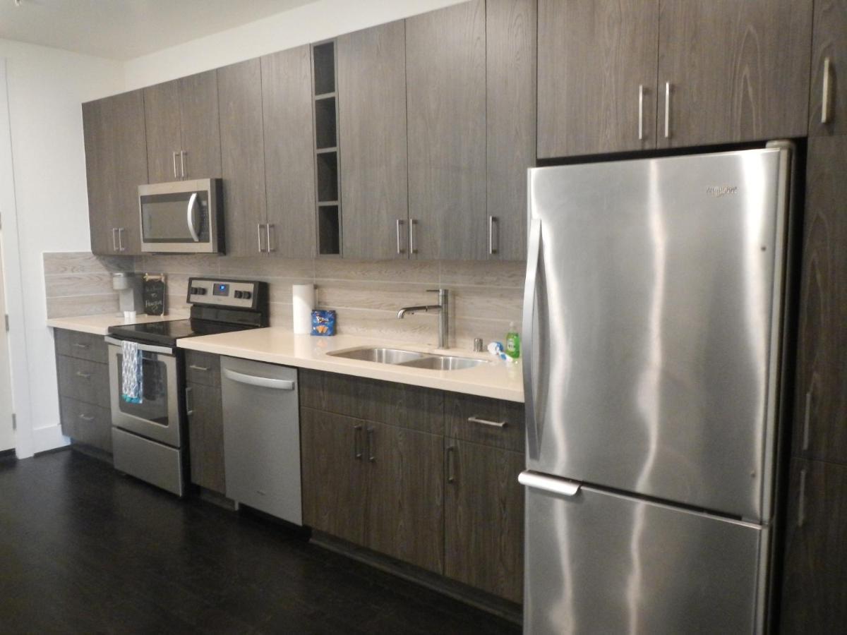 Modern Urban Oasis With Private Parking In Downtown Houston Apartment Ngoại thất bức ảnh